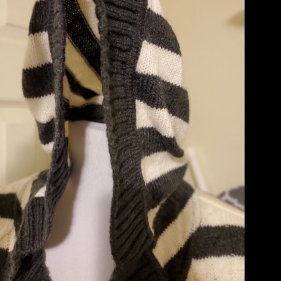 Old Navy - Picture 3 of 4